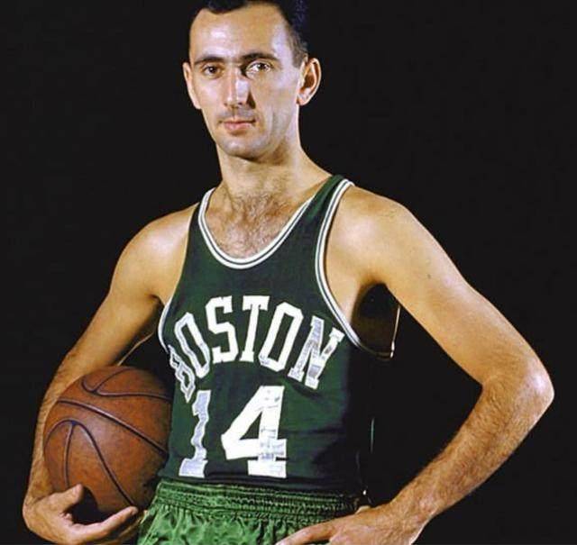 鏖战五局！石洵瑶3-2险胜伊藤美诚 晋级女单八强