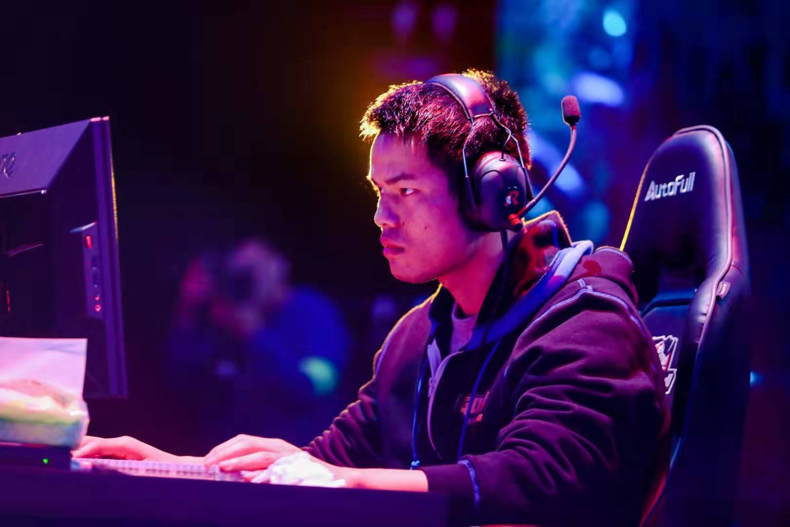 重视兵线定 重视兵线定