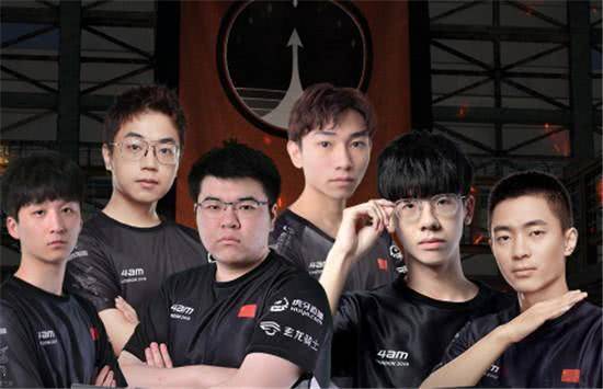 随着马竞1-1丢分，皇马5-1屠杀，西甲积分榜出炉！巴萨4分领跑！